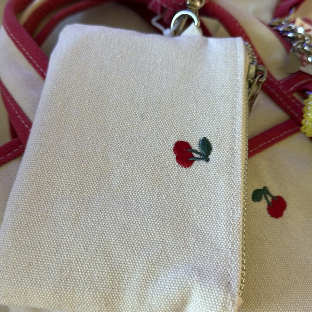 Madden Girl viral cherry tote with charms - Picture 5 of 5